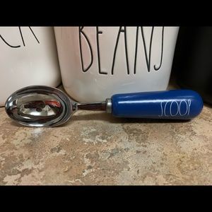 Sold💖Rae dunn icecream